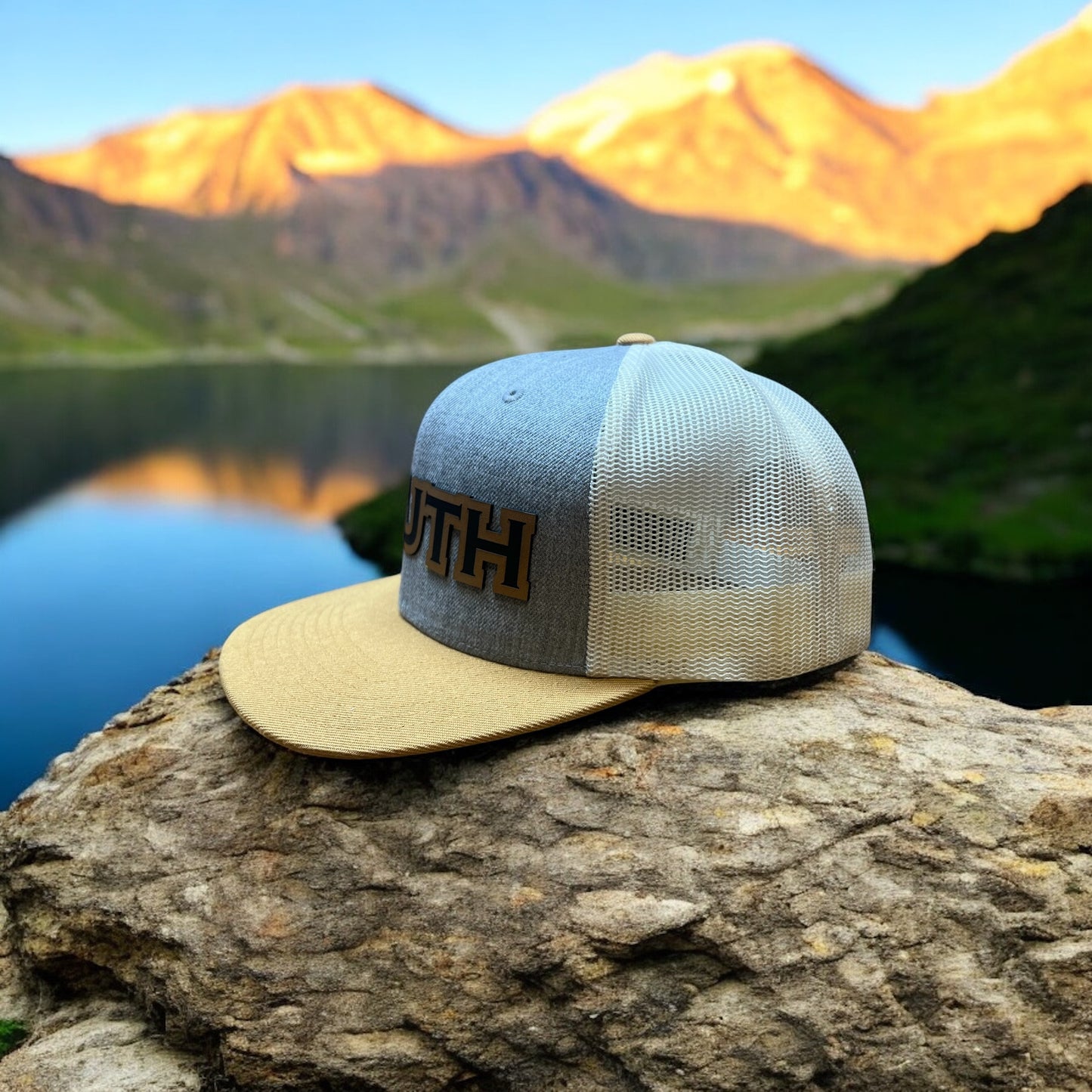 South 40 Hat Co. Flat Bill Snapback – Flat Bill Gray / Khaki / Birch